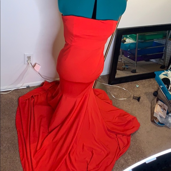 Jessica Rabbit-esque red dress! - Picture 3 of 8